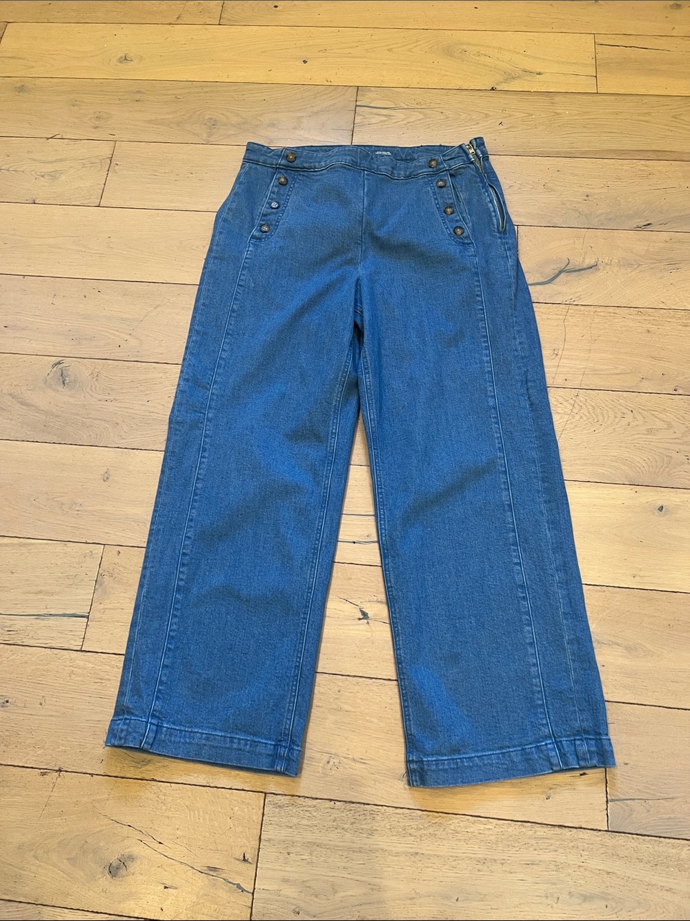 Old Navy Wide-Leg High-Rise Jeans in Denim Blue